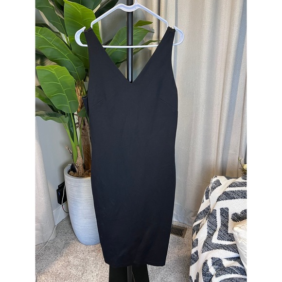 White House Black Market Dresses & Skirts - White House Black Market Aura Collection Black V-Neck Sheath Dress Womens 10